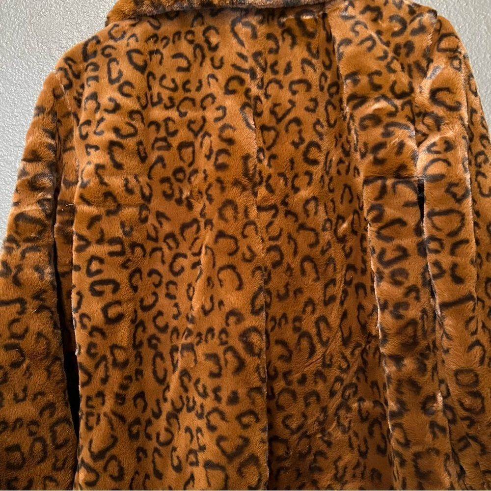 Revolve, Privacy Please Addison Coat in Leopard - Picture 7 of 13